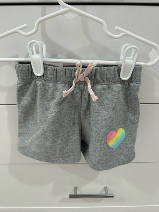 Other - Kids Grey Knit Shorts with Rainbow Heart - Size 5